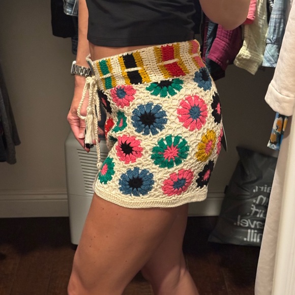 FARM Rio Crochet Shorts - Picture 3 of 5